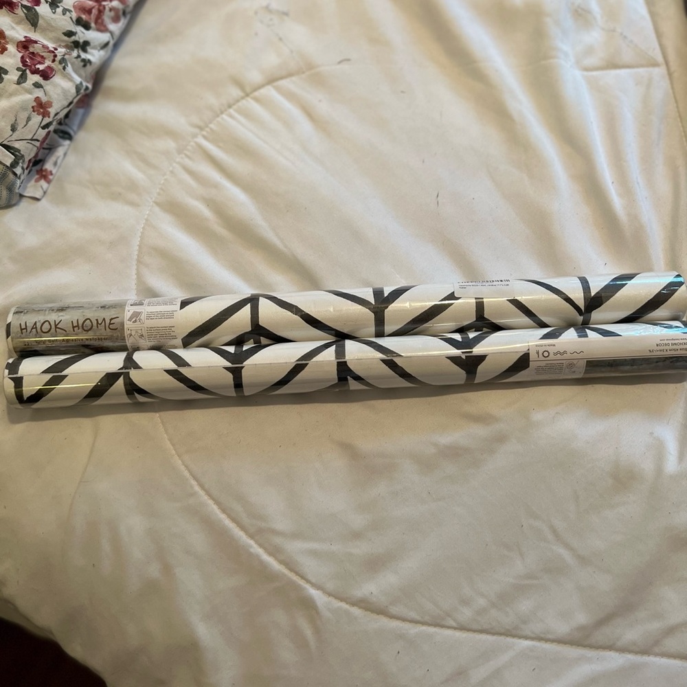 Removable wallpaper